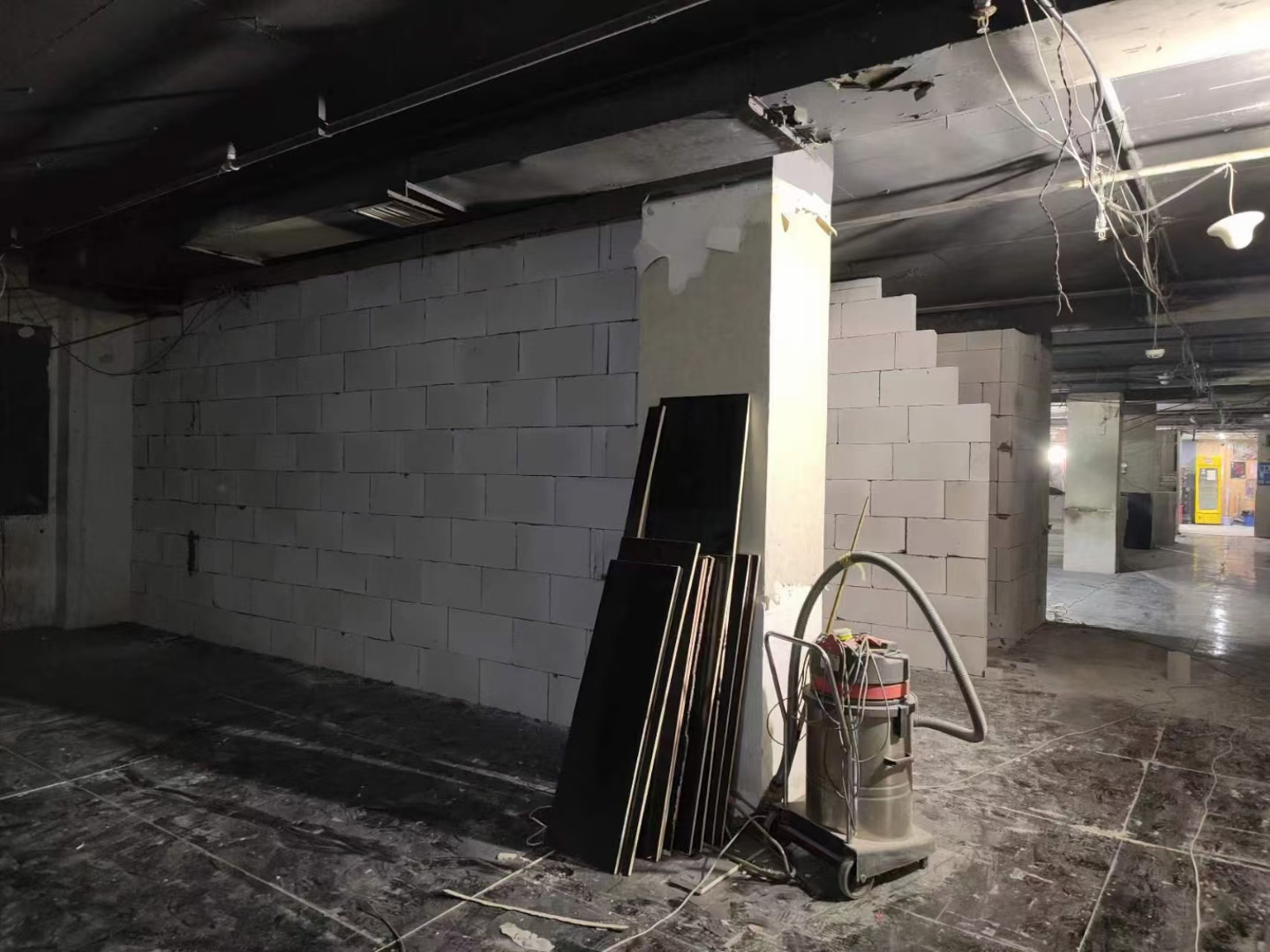 轻质砖隔墙施工场景8